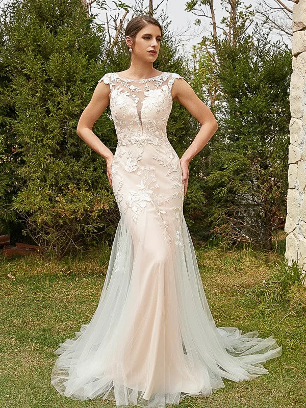 Women's Casual Attire Sheath/Column Tulle Lace Scoop Sleeveless Court Train Wedding Dresses